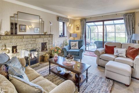 4 bedroom detached house for sale, High Street, Chelveston