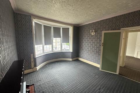 2 bedroom bungalow to rent, Ellison Street, Huddersfield, West Yorkshire, HD4