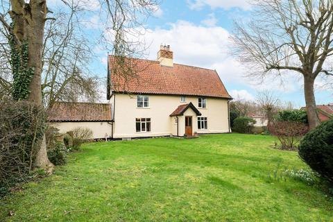 5 bedroom detached house for sale, The Street, Tharston