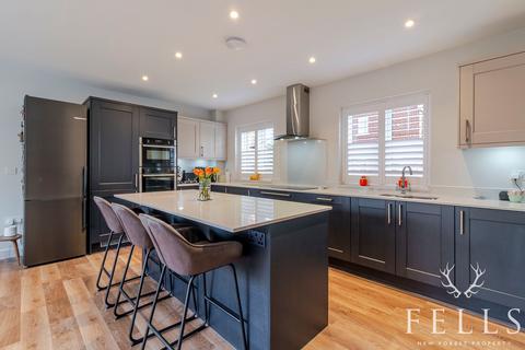 4 bedroom detached house for sale, Kingfisher Drive, Fordingbridge SP6
