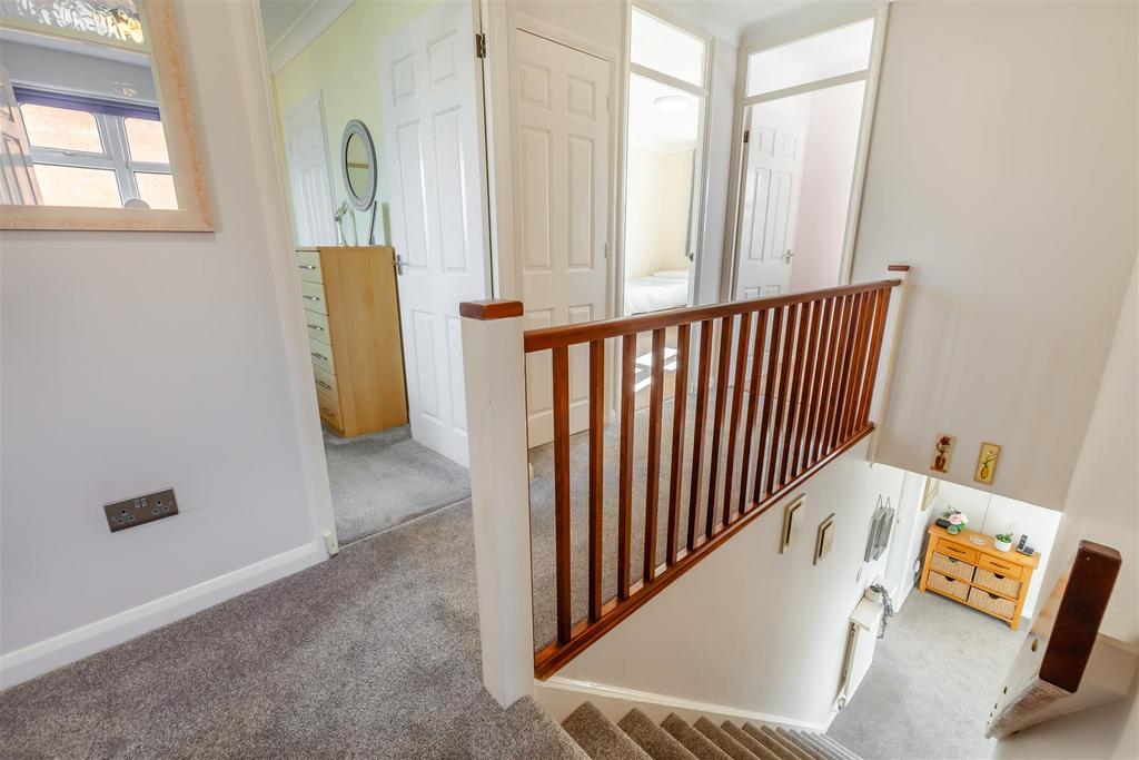 8680540-interior20.jpg