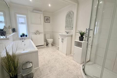 2 bedroom house for sale, Elgin Street, Whitby