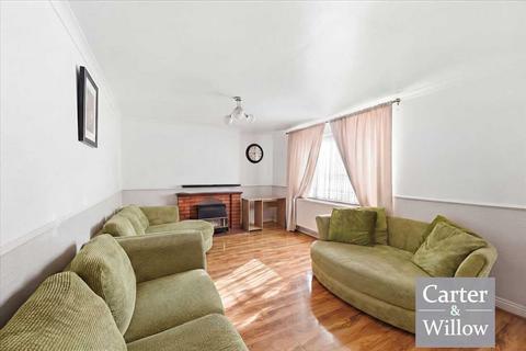 3 bedroom end of terrace house for sale, Muggeridge Road, Essex