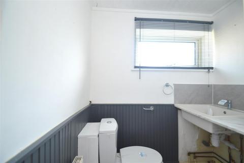 3 bedroom detached house for sale, Sylvan Avenue, East Cowes