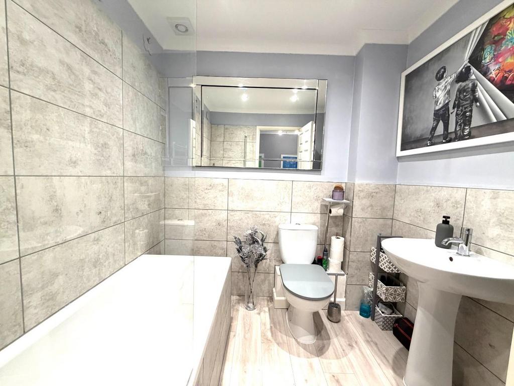 Bathroom.JPG