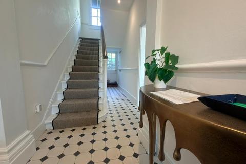 undefined, Walcot Parade, Bath