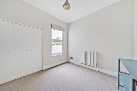 2 bedroom flat to rent, Rothschild Road, Chiswick, London, W4