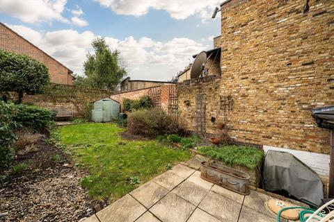 2 bedroom flat for sale, Choumert Road, London SE15