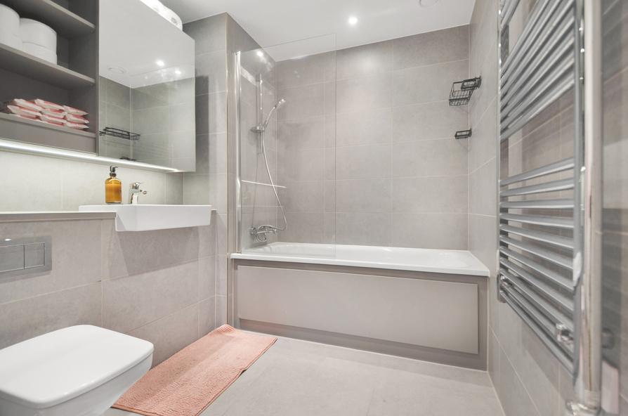 Bathroom (1).jpg