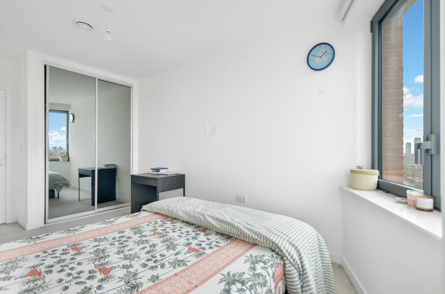 Bedroom 1 Pic  (3).jpg
