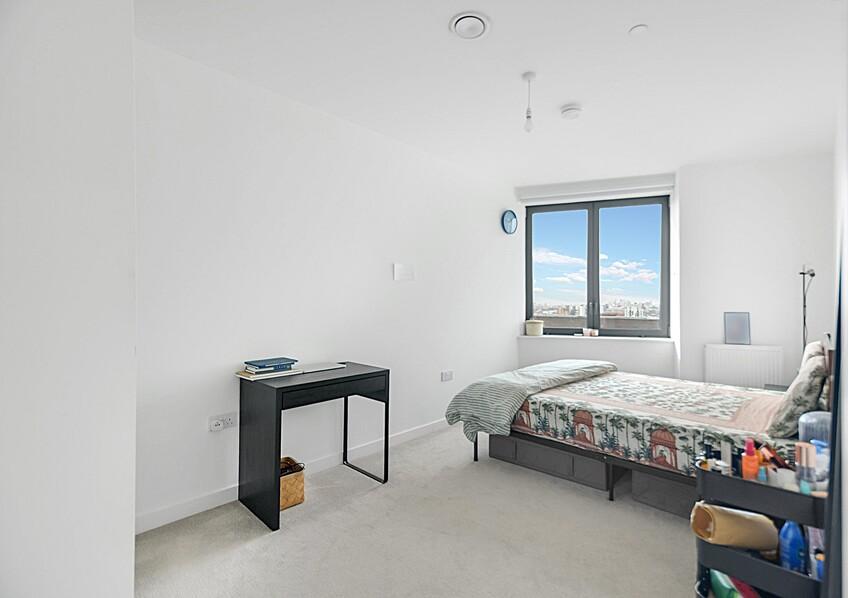 Bedroom 1 Pic  (1).jpg