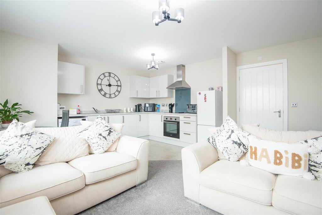 Kitchen / Lounge