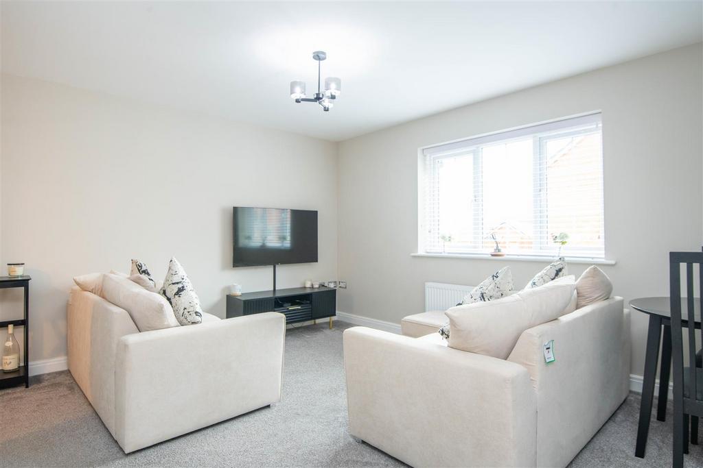 Kitchen / Lounge