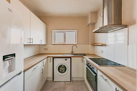 1 bedroom flat for sale, Bonehurst Road, HORLEY