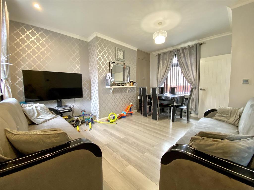 Bramleys Estate Agents - Winget Avenue - HD4 (8.).