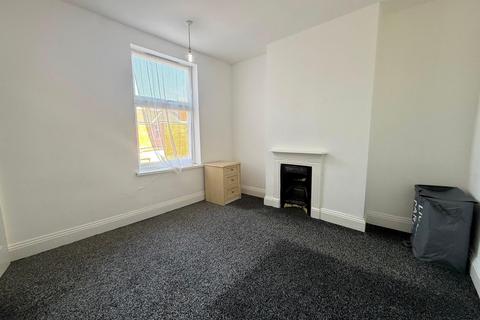 2 bedroom terraced house to rent, Gipsy Lane