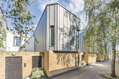 Westcote Road, London SW16