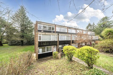 Leaf Close, Northwood