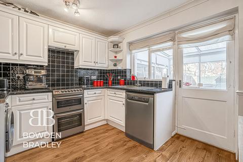 2 bedroom terraced house for sale, Hazelwood Park Close, Chigwell, IG7