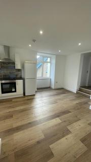 2 bedroom flat to rent, Gardens View, Bournemouth BH1