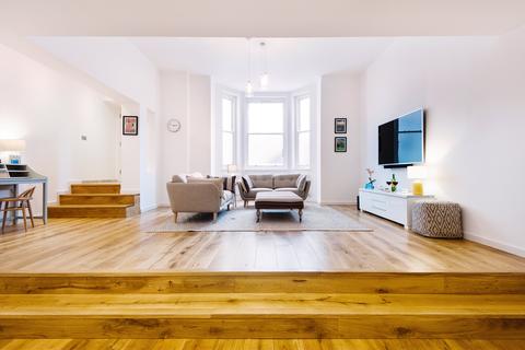 2 bedroom flat to rent,  Earls Court Square, London SW5