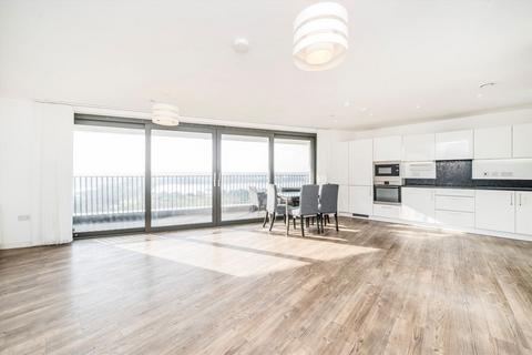 3 bedroom flat to rent, Bramwell Way, London E16