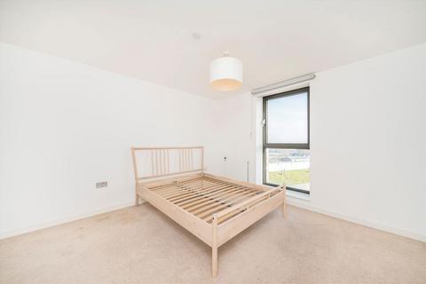 3 bedroom flat to rent, Bramwell Way, London E16