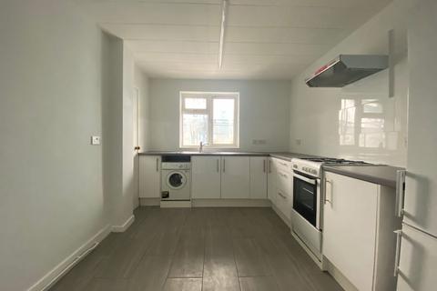 2 bedroom flat to rent, Daubeney Road, London E5