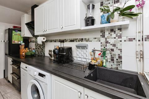 undefined, Chaucer Road, Farnborough, GU14