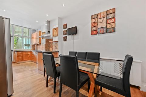 2 bedroom flat to rent, Canfield Gardens, London, NW6