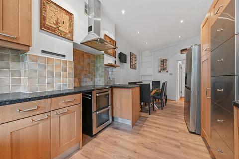 2 bedroom flat to rent, Canfield Gardens, London, NW6