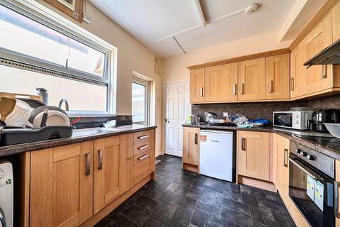 3 bedroom terraced house for sale, Harold Road, Hampshire PO4