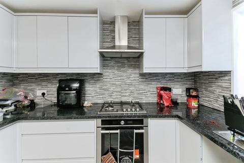 2 bedroom flat for sale, Westerham Road, Eastbourne