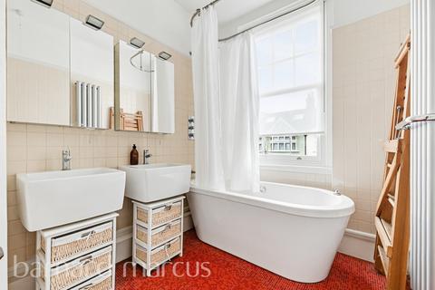2 bedroom apartment to rent, Hazlewell Road, Putney