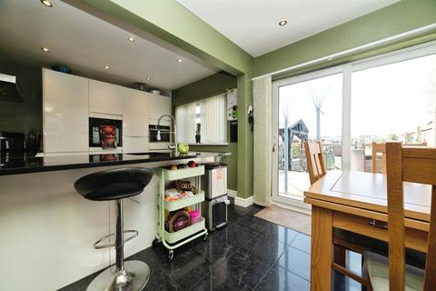 undefined, East Ella Drive, Hull