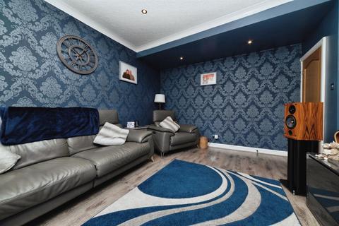undefined, East Ella Drive, Hull