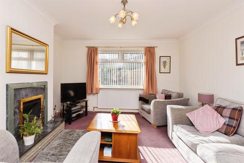 undefined, Mount Crescent, WAKEFIELD