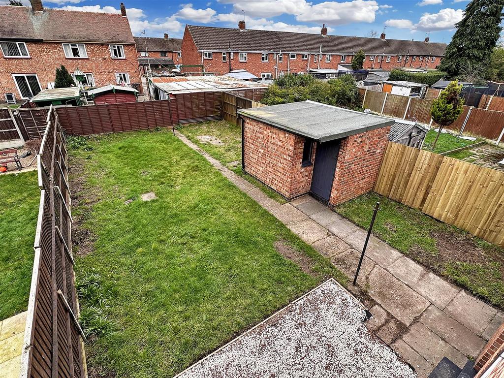 Well-Appointed Rear Garden 296