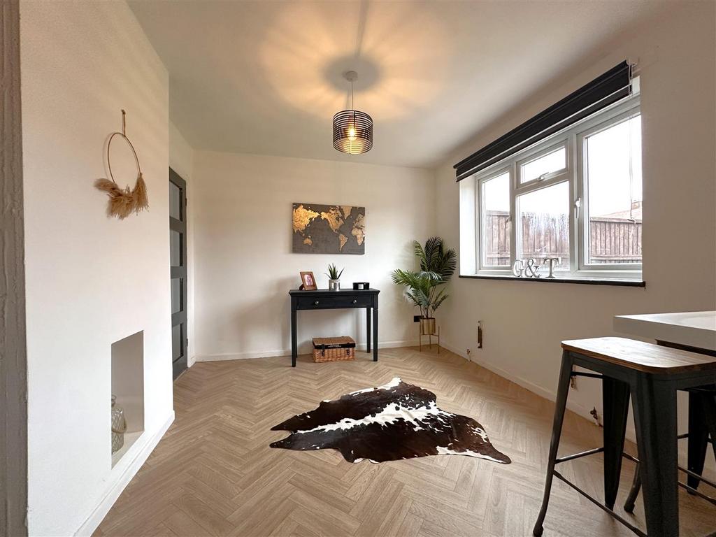 Living/Dining Area 307