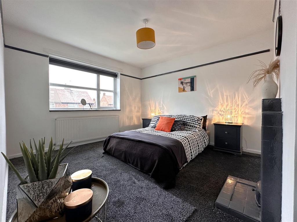 Master Bedroom 279
