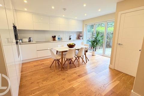 undefined, Holmdale, Letchworth Garden City, SG6 1QQ