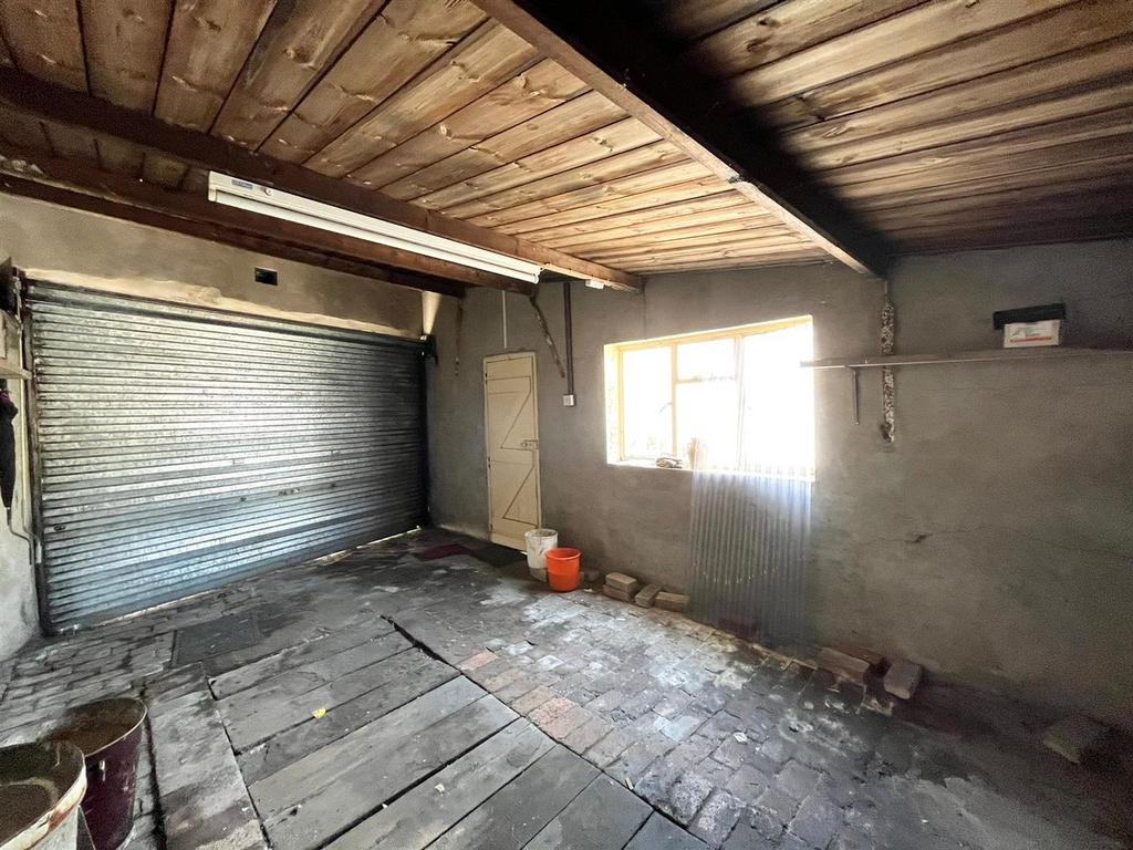 Garage.jpg