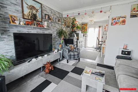 2 bedroom semi-detached house for sale, Honeysuckle Close, Eastbourne BN23