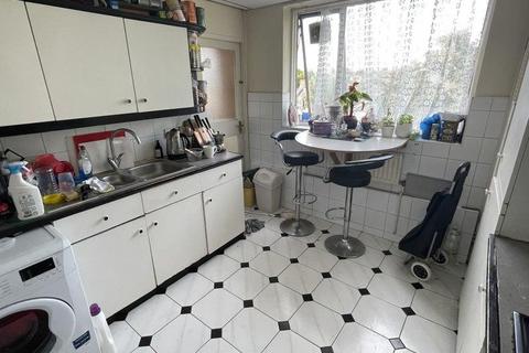 1 bedroom in a house share to rent, Phildor Court, Princes Park Avenue, London