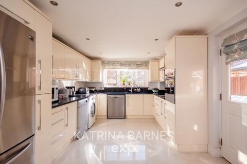5 bedroom detached house for sale, Crofters Walk, Braintree CM77