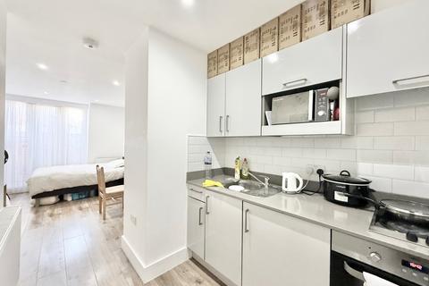 Studio to rent, Luminaire Apartments,  Kilburn High Road, London NW6