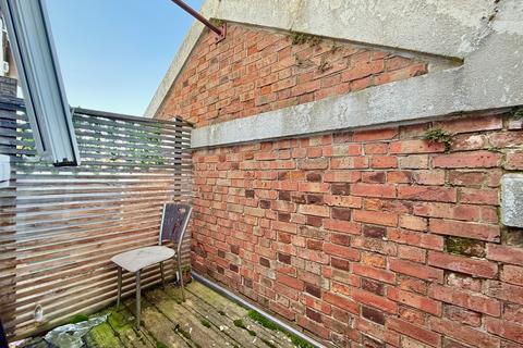 Studio to rent, Luminaire Apartments,  Kilburn High Road, London NW6