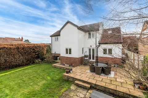 4 bedroom detached house for sale, Hill Crescent, Burley In Wharfedale LS29