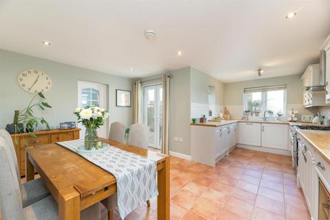 4 bedroom detached house for sale, Hill Crescent, Burley In Wharfedale LS29