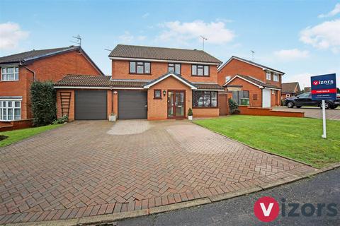5 bedroom detached house for sale, Milford Close, Walkwood, Redditch